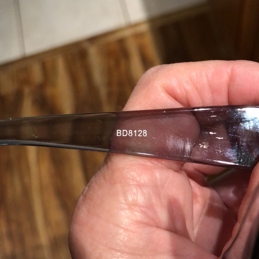 Gucci Sunglasses - Picture 5 of 6